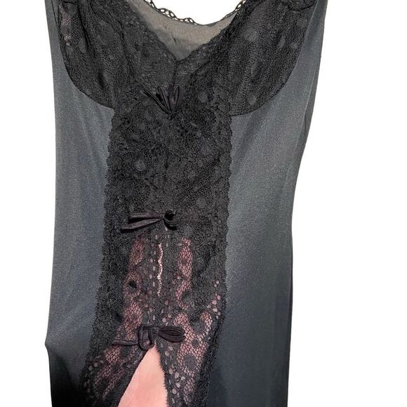 Vintage VASSARETTE- Black Full Length Nightgown with Front Slit, USA, Size 36 - Picture 6 of 9